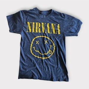 Nirvana Soft Yellow Classic Smiley Face Logo T-Shirt Graphic in Heathered Blue S